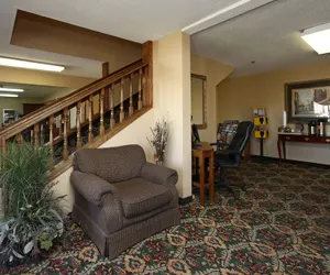 Photo 3 - New Victorian Inn and Suites