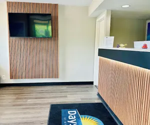 Photo 4 - Days Inn by Wyndham Kansas City Northeast