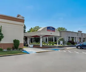 Photo 2 - Howard Johnson by Wyndham Albany