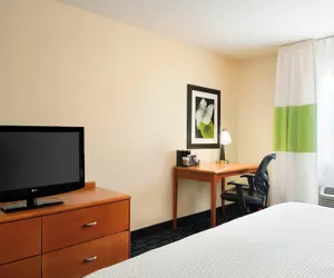 Photo 5 - Fairfield Inn & Suites by Marriott Champaign