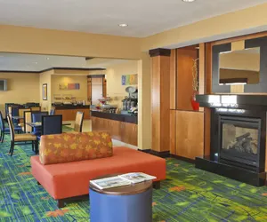 Photo 3 - Fairfield Inn & Suites by Marriott Champaign