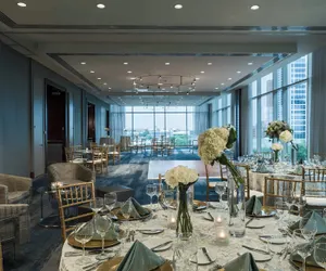 Photo 4 - Renaissance Baltimore Harborplace Hotel