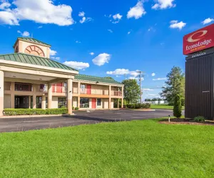Photo 2 - Econo Lodge Inn & Suites