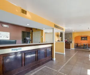 Photo 5 - Econo Lodge Inn & Suites