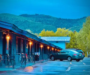 Photo 2 - Travelodge by Wyndham Lake George NY