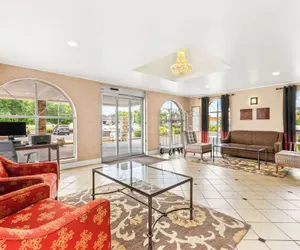 Photo 3 - Best Western Hazlet Inn