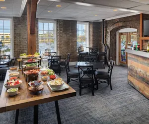 Photo 5 - River Street Inn