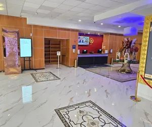 Photo 4 - Metro Points Hotel