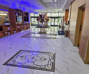 Photo 2 - Metro Points Hotel