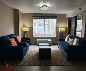 Photo 4 - Comfort Inn Falls Church - Tysons Corner