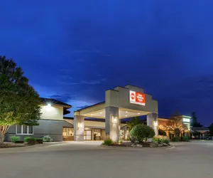 Photo 2 - Best Western Plus Dubuque Hotel & Conference Center