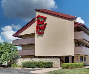 Photo 2 - Red Roof Inn St Louis - Westport