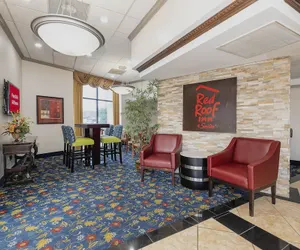 Photo 4 - Red Roof Inn & Suites Macon