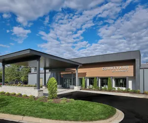 Photo 2 - Courtyard by Marriott Chicago Lincolnshire