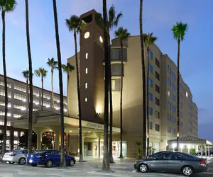 Photo 2 - Courtyard by Marriott Los Angeles LAX/Century Boulevard