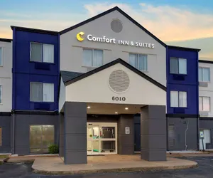 Photo 2 - Comfort Inn & Suites