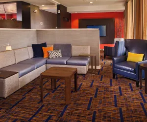 Photo 3 - Courtyard by Marriott Richmond West