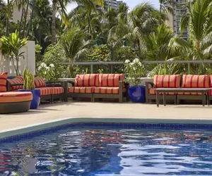 Photo 2 - DoubleTree by Hilton Hotel Alana - Waikiki Beach