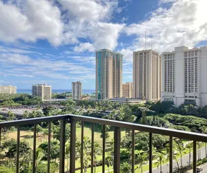 Photo 4 - DoubleTree by Hilton Hotel Alana - Waikiki Beach