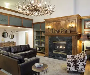 Photo 4 - Redwood Lodge