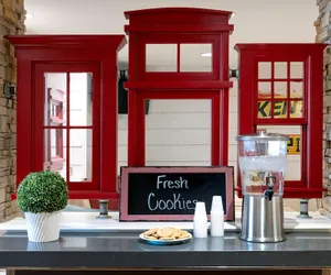 Photo 3 - Redwood Lodge