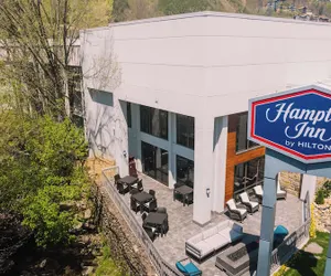Photo 2 - Hampton Inn Gatlinburg