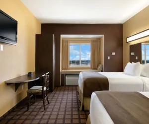 Photo 5 - Microtel Inn & Suites by Wyndham Quincy Downtown/River Area