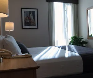 Photo 3 - Midtown Hotel