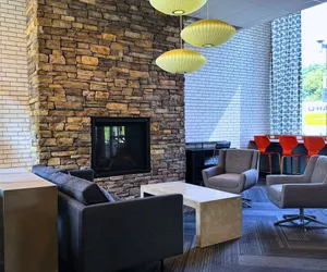 Photo 4 - Midtown Hotel