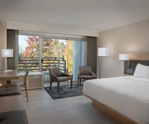 Photo 4 - AC Hotel by Marriott Lake Oswego