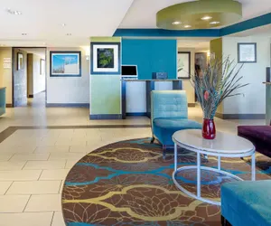 Photo 2 - Oakland Airport Arena Hotel