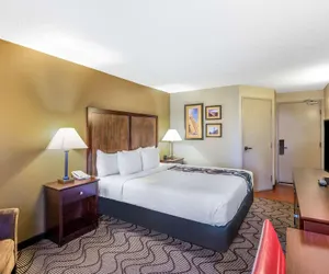 Photo 5 - Oakland Airport Arena Hotel