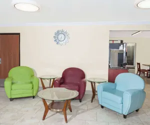 Photo 2 - Days Inn by Wyndham Springfield