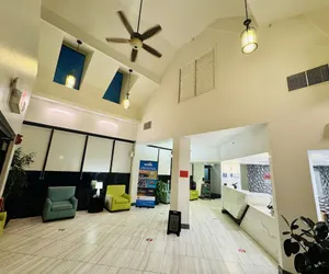 Photo 5 - Best Western Aku Tiki Inn