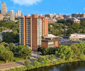 Photo 2 - Courtyard by Marriott Boston-Cambridge