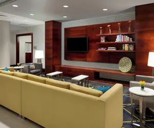 Photo 4 - Courtyard by Marriott Boston-Cambridge