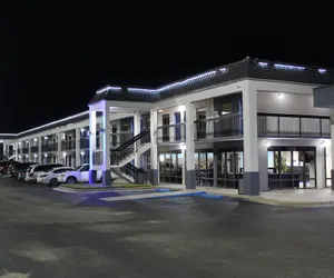 Photo 2 - Days Inn by Wyndham Marianna