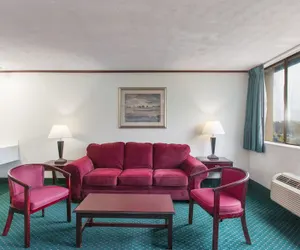 Photo 4 - Schenectady Inn & Suites