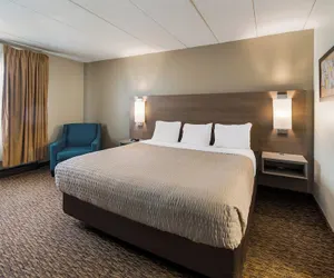 Photo 5 - Econo Lodge Duluth near Miller Hill Mall