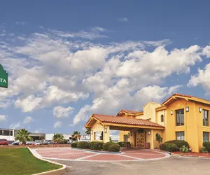 Photo 2 - La Quinta Inn by Wyndham Midland