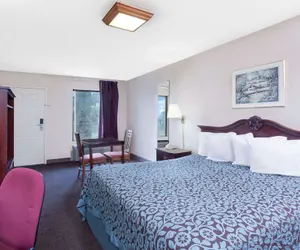 Photo 4 - Days Inn by Wyndham Morristown