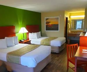 Photo 2 - Days Inn by Wyndham Chattanooga Lookout Mountain West