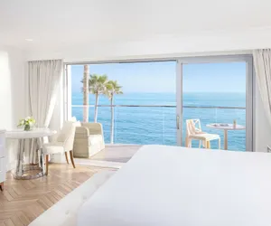 Photo 2 - Surf & Sand Laguna Beach