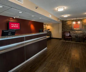 Photo 3 - Red Roof Inn PLUS+ Chicago - Naperville