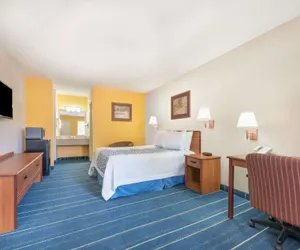 Photo 5 - Days Inn by Wyndham Bryan College Station