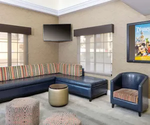 Photo 4 - Best Western Plus Raffles Inn & Suites