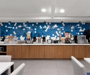 Photo 2 - La Quinta Inn & Suites by Wyndham Houston Stafford Sugarland