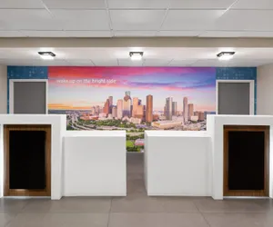 Photo 3 - La Quinta Inn & Suites by Wyndham Houston Stafford Sugarland