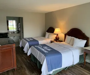 Photo 4 - Rodeway Inn