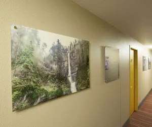 Photo 3 - Travelodge by Wyndham East Portland/Gresham